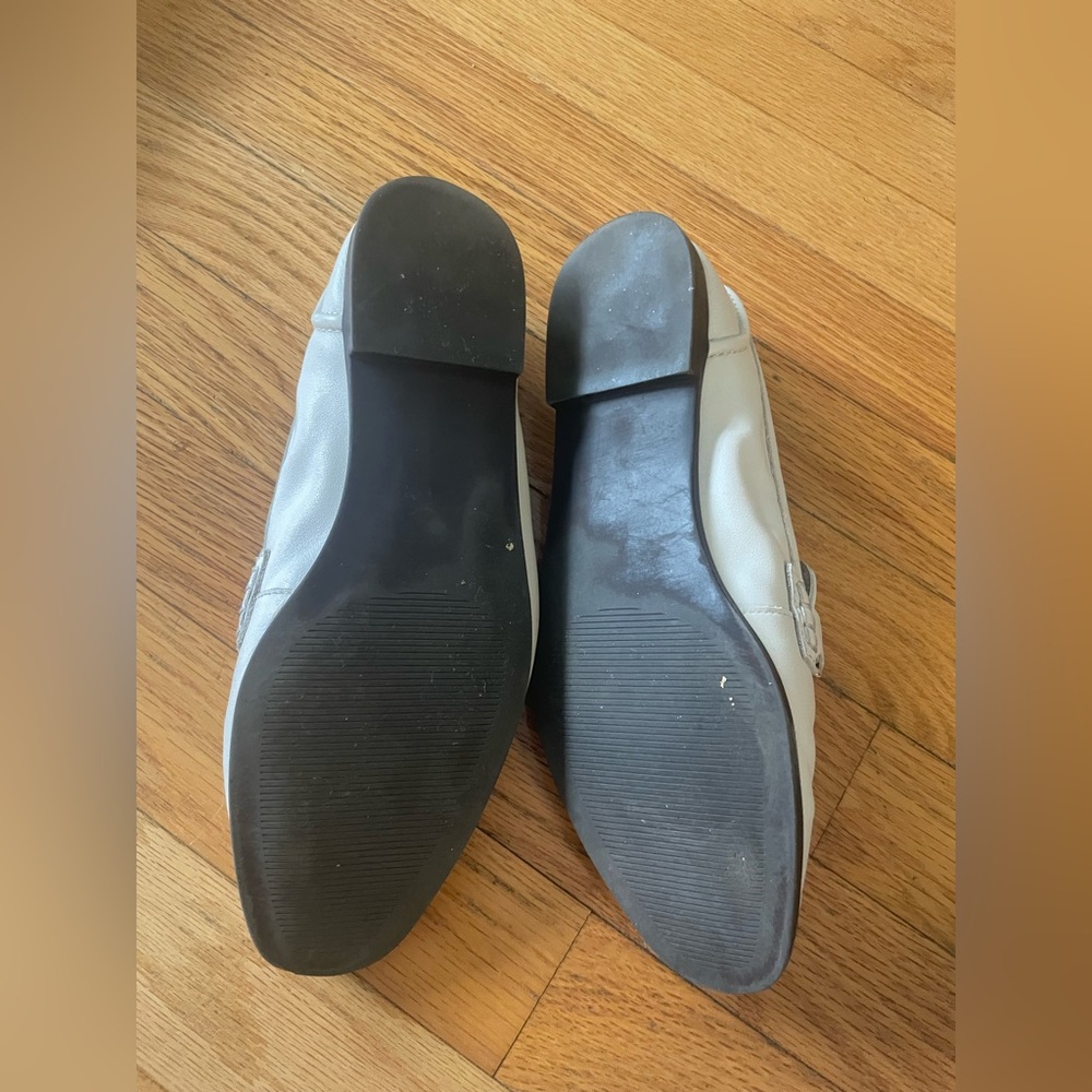 Steve Madden Loafers Cream Buckle - Picture 2 of 2